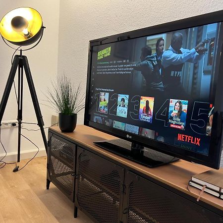 Modernes Haus Fuer 7 Gaeste 90M2 Tv Netflix Wlan Momlingen Buitenkant foto